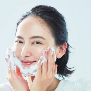 纠正洗脸方式，如何正确去除“氧化皮脂”？